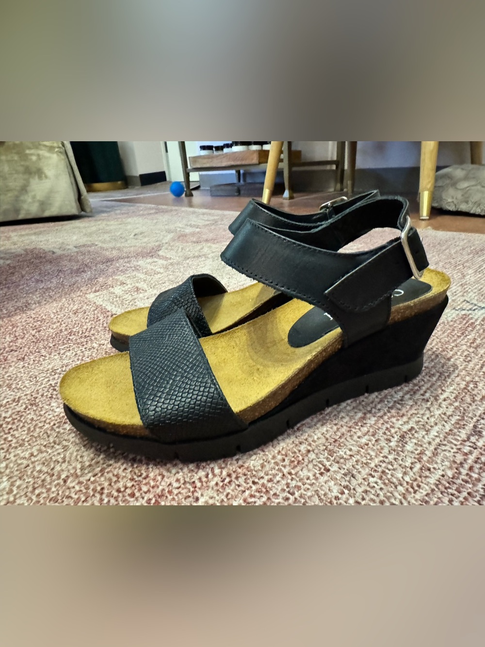 Cordani made in Italy black leather wedge platform sandals w/buckle like new 7.5